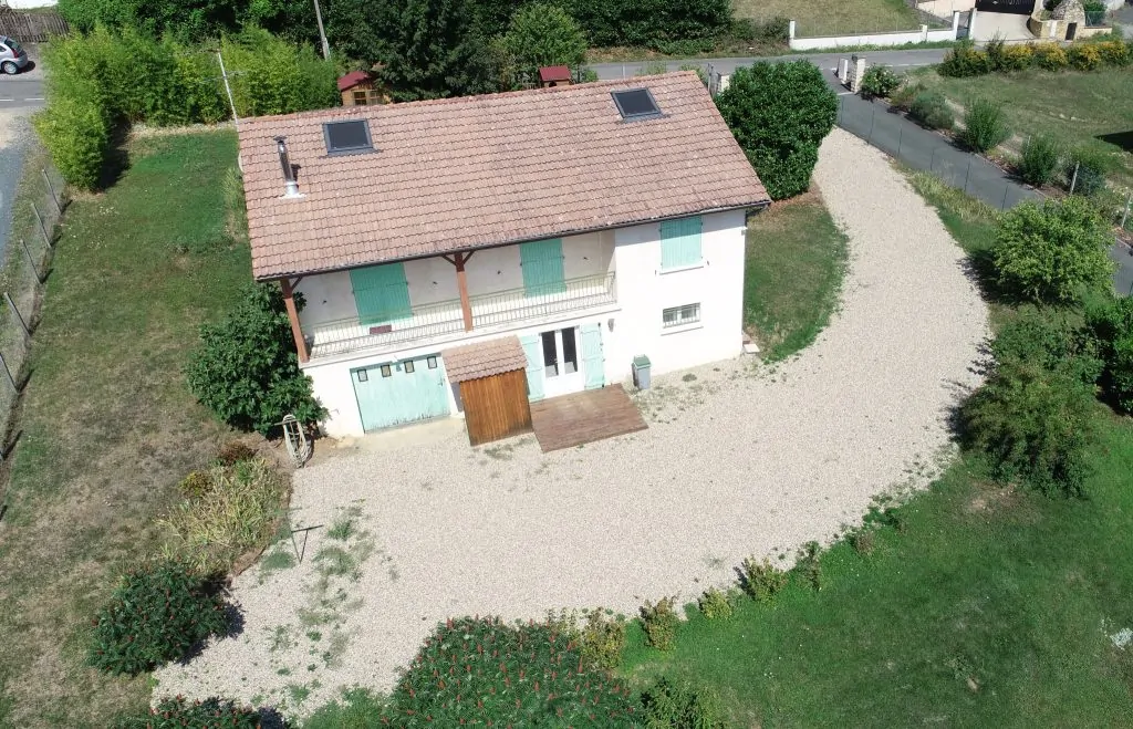 ea77f2f8b20ebdaaf275d3a56bce3d27